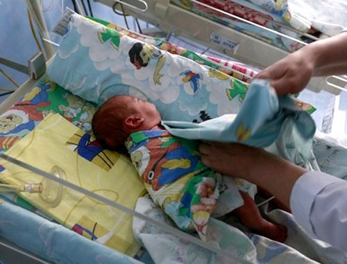 Новорожденный ребенок в роддоме. Фото: Геннадий Аносов / Югополис