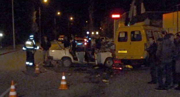 ДТП в Ставрополе 4 ноября 2013 г. Фото пресс-службы ГИБДД по Ставропольскому краю, http://www.gibdd.ru/r/26/accident/352259