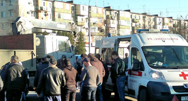 На месте ДТП. Владикавказ, 16 ноября 2013 г. Фото Эммы Марзоевой для "Кавказского узла"