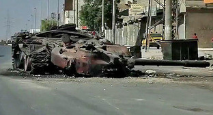 Уничтоженный танк Т-72 в Алеппо. Фото: Voice of America News: Scott Bobb reports from Aleppo, Syria, http://commons.wikimedia.org/ Уничтоженный танк Т-72 в Алеппо. Фото: Voice of America News: Scott Bobb reports from Aleppo, Syria, http://commons.wikimedia.org/