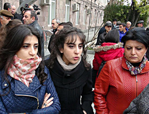 Акция протеста сотрудников компании "Электрические сети Армении". Ереван, 21 ноября 2013 г. Фото: http://www.panorama.am/en/society/2013/11/21/hec