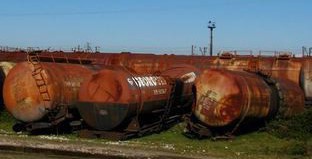 Цистерны вблизи железнодорожного полотна в регион Имеретия, Грузия. Октябрь 2013 г. Фото Юлии Кашеты для "Кавказского узла"
