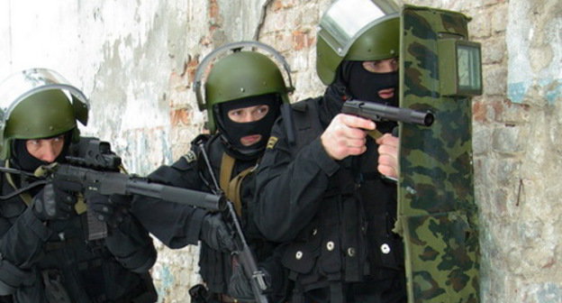 Освобождение заложника. Москва. 2013 г. Фото А. Орлова, пресс-служба ГУ МВД России по г. Москве, http://petrovka38.ru