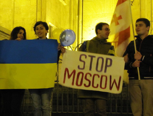 Тбилиси, 2 декабря 2013 г. Акция сторонников евроинтеграции Украины. Фото Беслана Кмузова для "Кавказского узла"