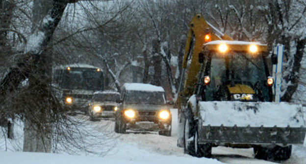 Транспортный коллапс в связи с обильным снегопадом. Волгоград, 11 декабря 2013 г. Фото Татьяны Филимоновой для "Кавказского узла"
