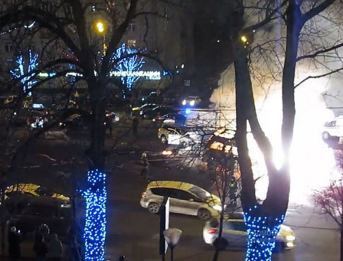 Авария на Кутузовском проспекте в Москве 19 декабря 2013 г. Фото: http://www.automotobike.ru/news/2013/12/19/krupnaya-avariya-na-kutuzovskom-prospekte-v-moskve