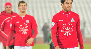 Игроки Футбольного клуба "Спартак-Нальчик". Фото: http://www.spartak-nalchik.com Игроки Футбольного клуба "Спартак-Нальчик". Фото: http://www.spartak-nalchik.com