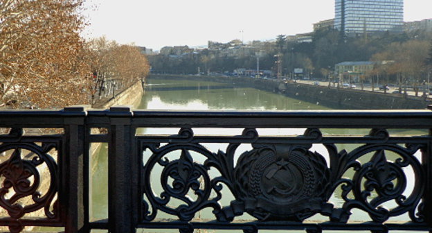 Барельеф моста в центре Тбилиси. Январь 2014 г. Фото Инны Кукуджановой для "Кавказского узла"
