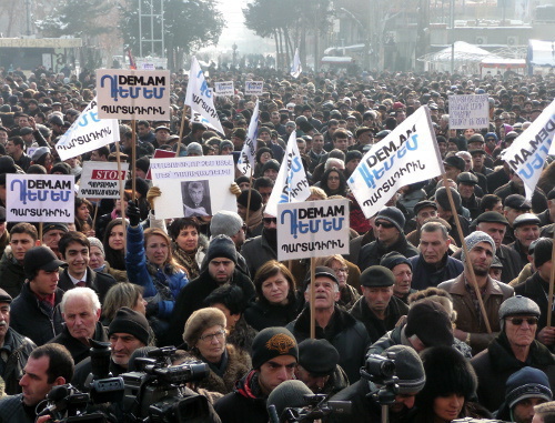 Митинг с требованием отмены новой пенсионной системы. Ереван, 17 декабря 2013 г. Фото Армине Мартиросян для "Кавказского узла"