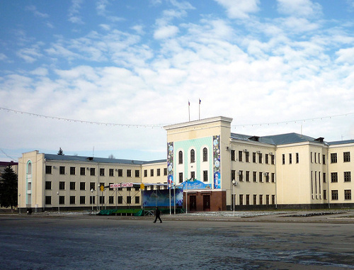 Черкесск, Дом правительства Карачаево-Черкесской республики. Фото: http://yapet.livejournal.com