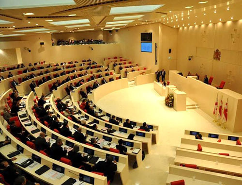 Парламент Грузии. Фото: VOA, http://commons.wikimedia.org/