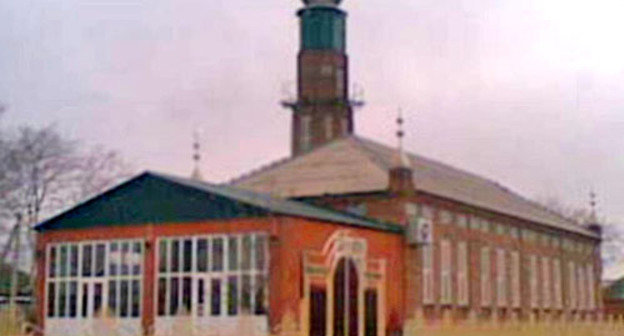 Селение Комсомольское Гудермесского района Чечни. Фото: Саид-Эми Кайсаров, http://ru.wikipedia.org/