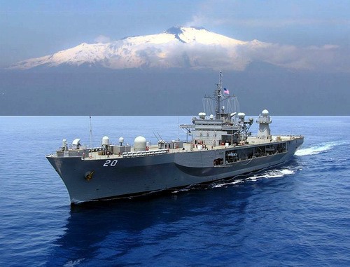 Корабль USS Mount Whitney. Фото с официальной страницы корабля в Facebook. 