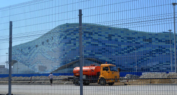 Ледовый дворец "Айсберг". Сочи, лето 2013 г. Фото Светланы Кравченко для "Кавказского узла"