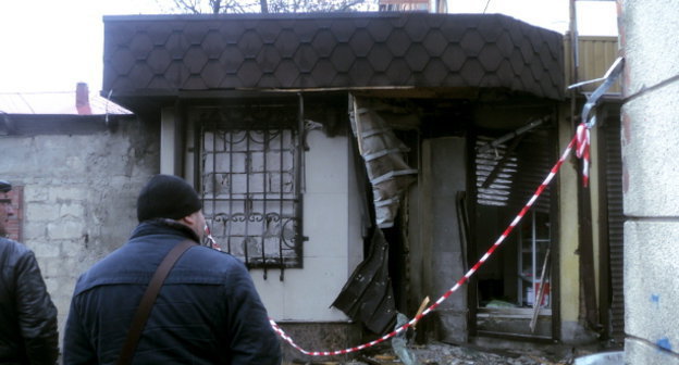 У взорванной аптеки на улице Толстого в Нальчике 27 февраля 2014 г. Фото Людмилы Маратовой для "Кавказского узла" 