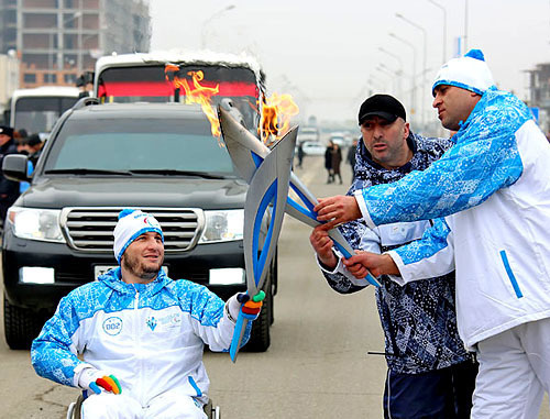 Эстафета паралимпийского огня прошла в столице Ингушетии Магасе. 4 марта 2014 г. Фото http://www.ingushetia.ru/