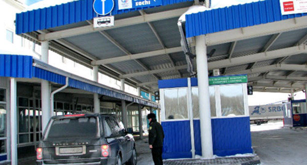 Многосторонний автомобильный пункт пропуска (МАПП) Матвеев Курган в Ростовской области. Фото: Федеральное государственное унитарное предприятие
Федеральной таможенной службы http://rosteck.ru/