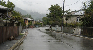 Грузия, область Рача. Улица в городе Они. Фото: Mzuriana, http://www.flickr.com/photos/hailebet/9410863363