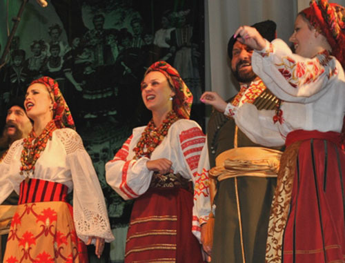 Выступление Кубанского казачьего хора. Фото http://kkx.ru/