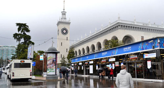 Железнодорожный вокзал в Сочи. 19 марта 2014 г. Фото Светланы Кравченко для "Кавказского узла"