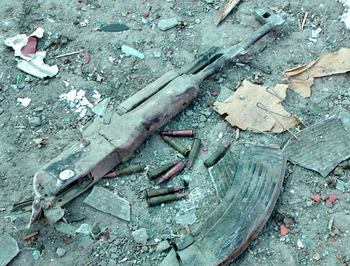 Оружие, найденное на месте спецоперации в поселке Плиево Назранского района Ингушетии. 22 марта 2014 г. Фото http://nac.gov.ru/