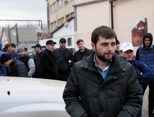 Акция протеста клиентов банка "Эскпресс". Махачкала, 21 марта 2014 г. Фото Патимат Махмудовой для "Кавказского узла"