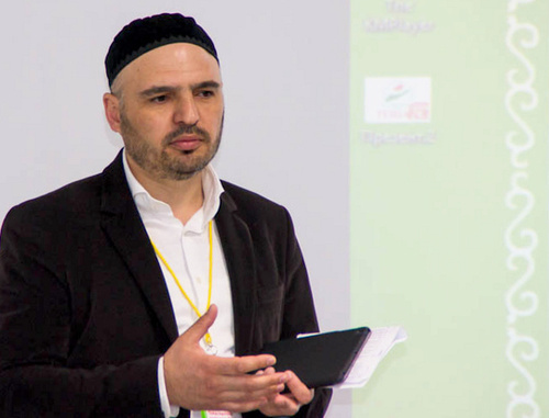 Хасан Нальгиев, председатель правления благотворительного фонда "Тешам", во время презентации. Ингушетия, Назрань, 22 марта 2014 г. Фото: Тимур Гасаев, http://barhano.livejournal.com