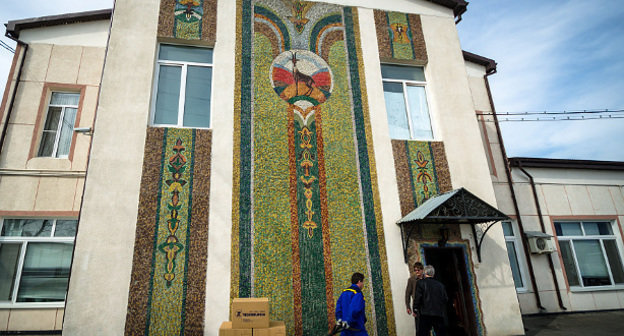 На территории Кизлярского коньячного завода. Фото: Тимур Агиров, http://timag82.livejournal.com/120535.html