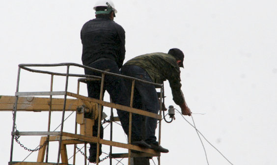 Восстановительные работы на ЛЭП. Фото из архива пресс-службы  ГУ МЧС России по Чеченской Республике, www.95.mchs.gov.ru 