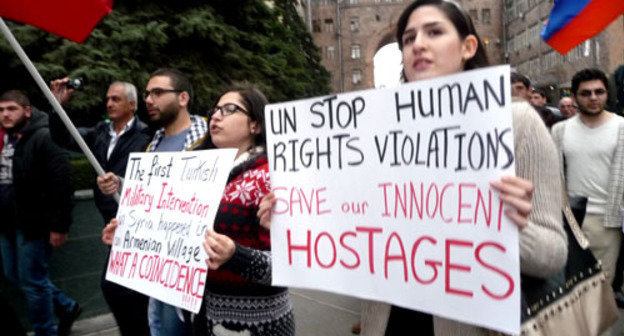 Акция против агрессивной политики Турции в отношении армян в Кесабе. Ереван, 27 марта 2014 г. Фото Армине Мартиросян для "Кавказского узла"