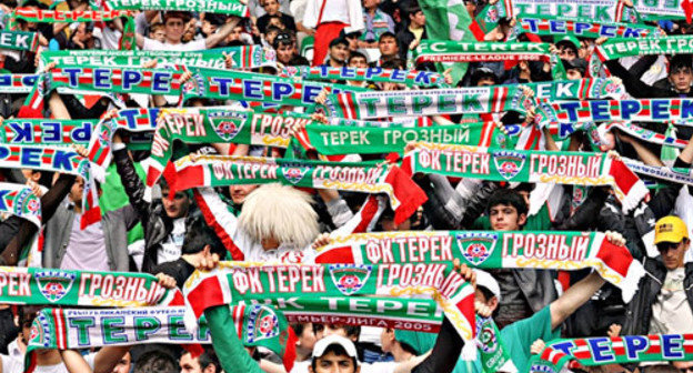 Фанаты футбольного клуба "Терек" (Грозный). Фото http://fc-terek.ru/