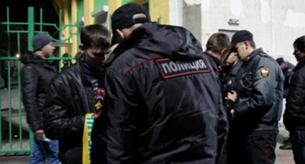 Сотрудники полиции в день футбольного матча. Краснодар, 6 апреля 2014 г. Фото пресс-службы ГУ МВД России по Краснодарскому краю, http://23.mvd.ru/ 