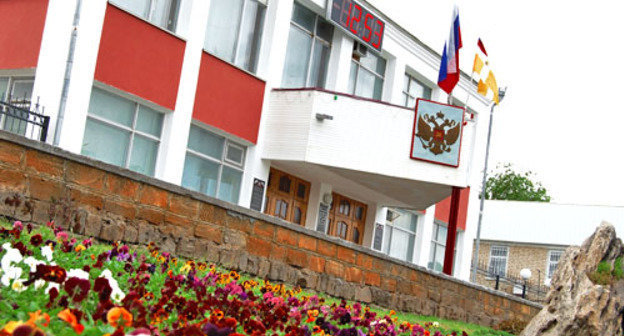 Здание администрации города Михайловска Ставропольского края. Фото http://my1999.ru/