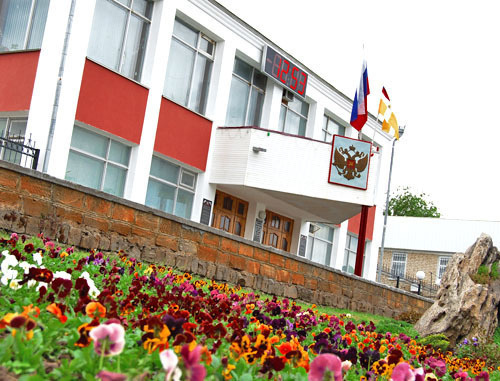 Здание администрации города Михайловска Ставропольского края. Фото http://my1999.ru/