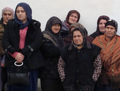 Жители Унцукульского района во время собрания в селе Ирганай. Дагестан, 5 марта 2014 г. Фото Патимат Махмудовой для «Кавказского узла»