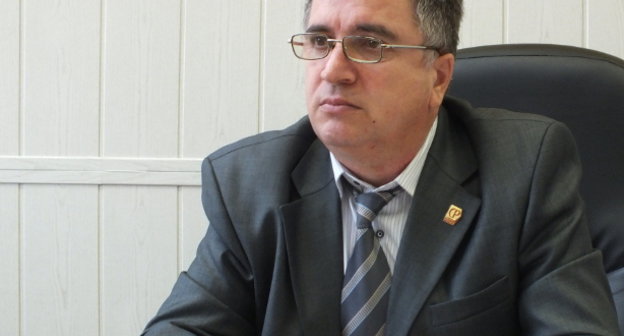 Член оргкомитета «Чрезвычайного съезда народов Дагестана», общественный деятель Руслан Расулов. Махачкала, 19 апреля 2014 г. Фото Патимат Махмудовой для "Кавказского узла"