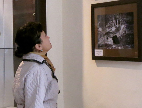 Выставка фотографий исторических памятников Кашатагского района «Камни-свидетели Кашатага». Нагорный Карабах, Степанакерт, 18 апреля 2014 г. Фото Алвард Григорян для "Кавказского узла"