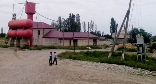 Азербайджан, Губинский район, село Ашагы Атудж, куда власти Азербайджана предлагают  переселить жителей села Гюлези. 2013 г. Фото Тархана Пашазаде (Cekli829), commons.wikimedia.org, Creative Commons Attribution-Share Alike 3.0 Unported license.