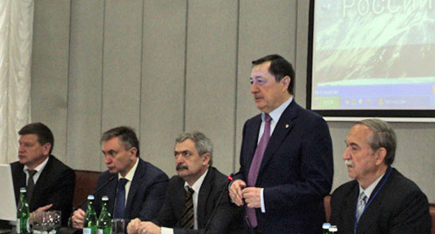 Участники форума черкесской молодежи России и зарубежья. Нальчик, 21 апреля 2014 г. Фото Людмилы Маратовой для "Кавказского узла"