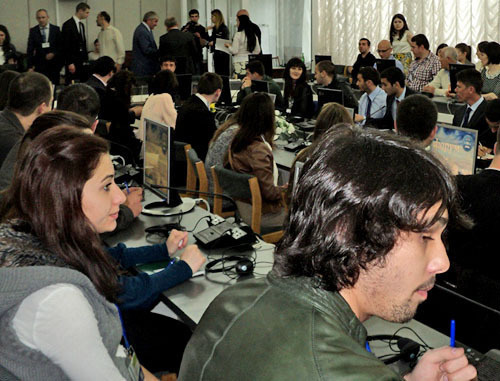 Участники форума черкесской молодежи. Нальчик, 21 апреля 2014 г. Фото Луизы Оразаевой для "Кавказского узла"
