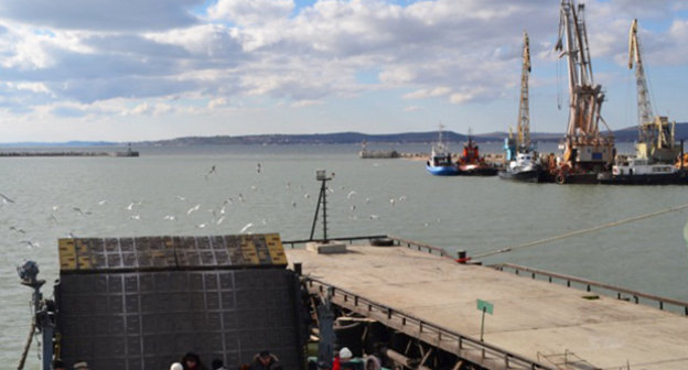 Паромная переправа "Порт-Кавказ" в Анапе. Фото: white-shark555, https://www.drive2.ru/l/817500