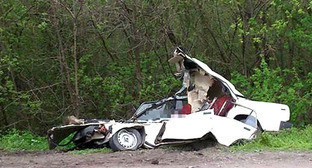 Автоавария с участием БТР в Ростовской области. 24 апреля 2014 г. Фото http://bloknot-novocherkassk.ru Автоавария с участием БТР в Ростовской области. 24 апреля 2014 г. Фото http://bloknot-novocherkassk.ru