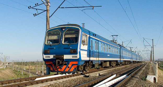 Электропоезд. Фото Вадима Анохина, http://commons.wikimedia.org,  Creative Commons Attribution-Share Alike 3.0 Unported, 2.5 Generic, 2.0 Generic и 1.0 Generic