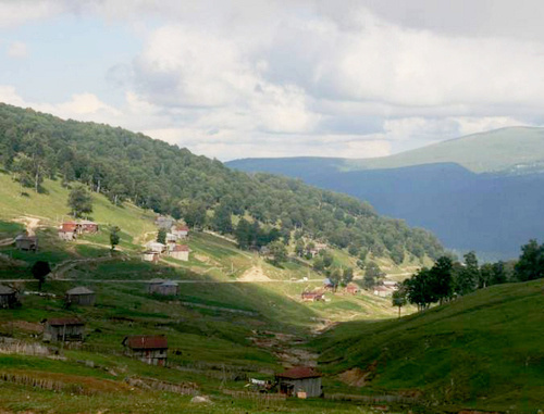 Село в горах. Аджария, Хулойский муниципалитет. Фото Алексея Мухранова, © travelgeorgia.ru 2010-2014, Creative Commons Attribution-ShareAlike 3.0 
