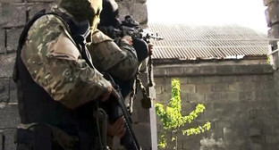 Спецоперация в Хасавюрте. апрель 2014 г. Фото НАК, nac.gov.ru Спецоперация в Хасавюрте. апрель 2014 г. Фото НАК, nac.gov.ru