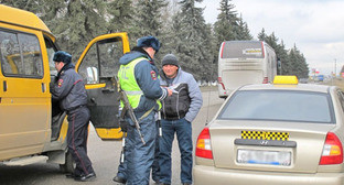 Сотрудники ГИБДД. Фото: МВД по КБР http://07.mvd.ru/ Сотрудники ГИБДД. Фото: МВД по КБР http://07.mvd.ru/