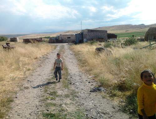 Ферма в горах. Армения, Арагацотн, июль 2013 г. Фото Армана Карапетяна.
