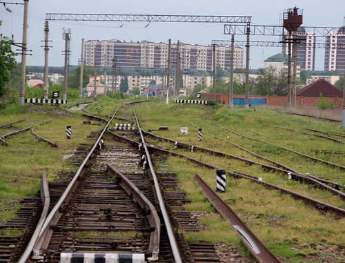 Железная дорога. Грозный. апрель  2014 г. Фото Магомеда Магомедова для "Кавказского узла"