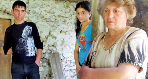 Жительница села Мариамадзор  Нинель Амирджанян, является опекуном внука Закара Саркисяна и внучки Лусине Саркисян. Гадрутский район Нагорного Карабаха, 25 мая 2014 г. Фото Алвард Григорян для "Кавказского узла" 
