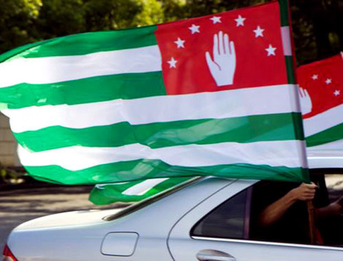 Флаг Республики Абхазия. Фото: Yuri Timofeyev (RFE/RL)